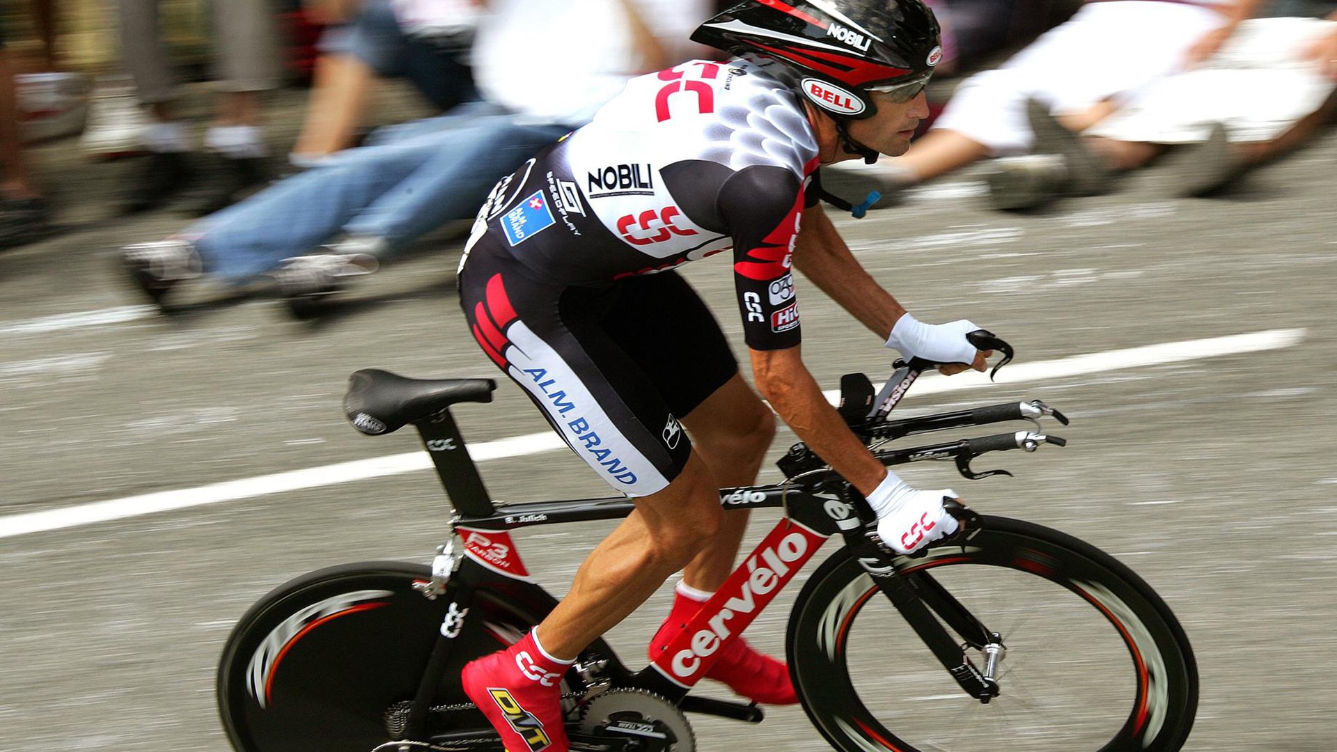 荷兰队成功反败为胜，赢得关键胜利，荷兰队打法