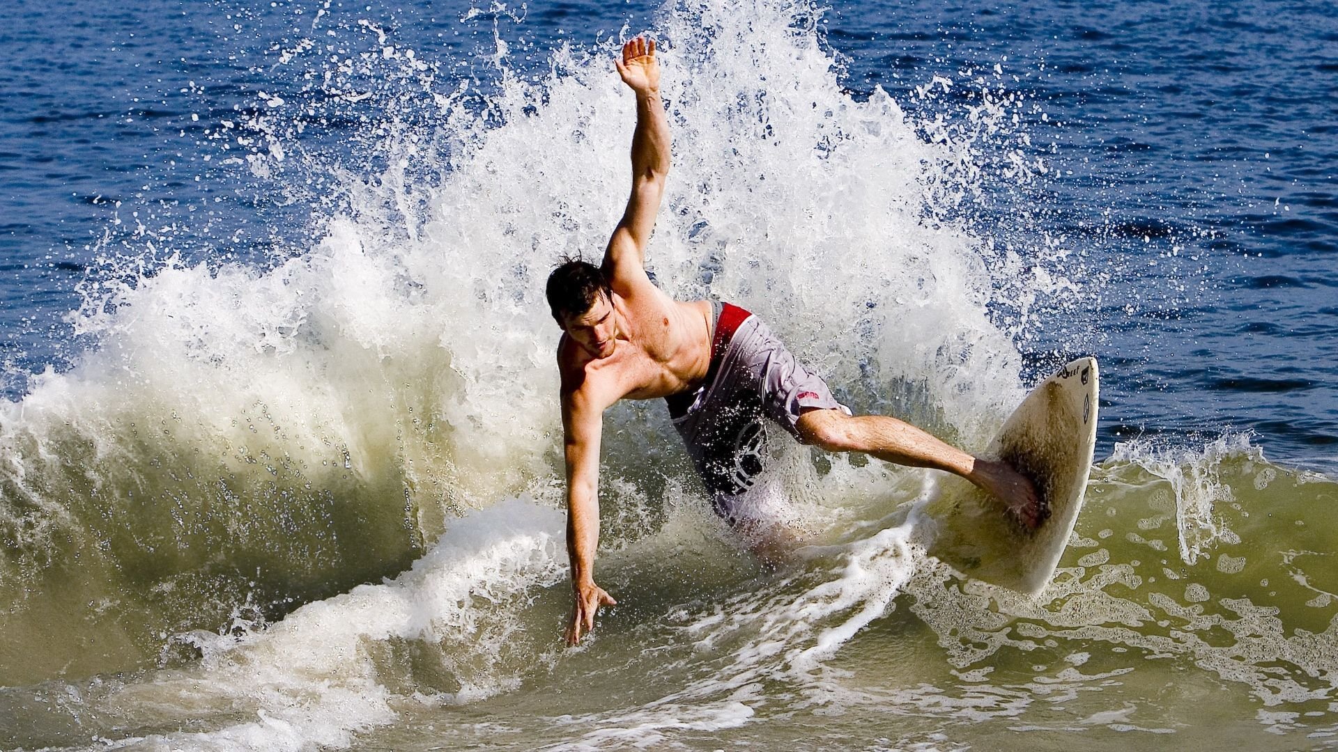 雷纳尔杰屡建功勋，领队迎战半决赛，雷纳尔之问