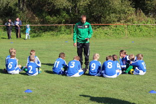 开云APP-中国足球赛季热区变化与战术演进对照图，中国足球热身赛直播